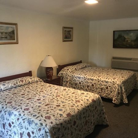 Pratt Evergreen Inn- Motel And Rv Park المظهر الخارجي الصورة