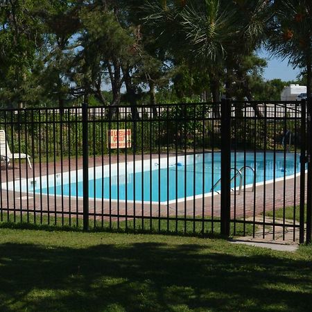 Pratt Evergreen Inn- Motel And Rv Park المظهر الخارجي الصورة