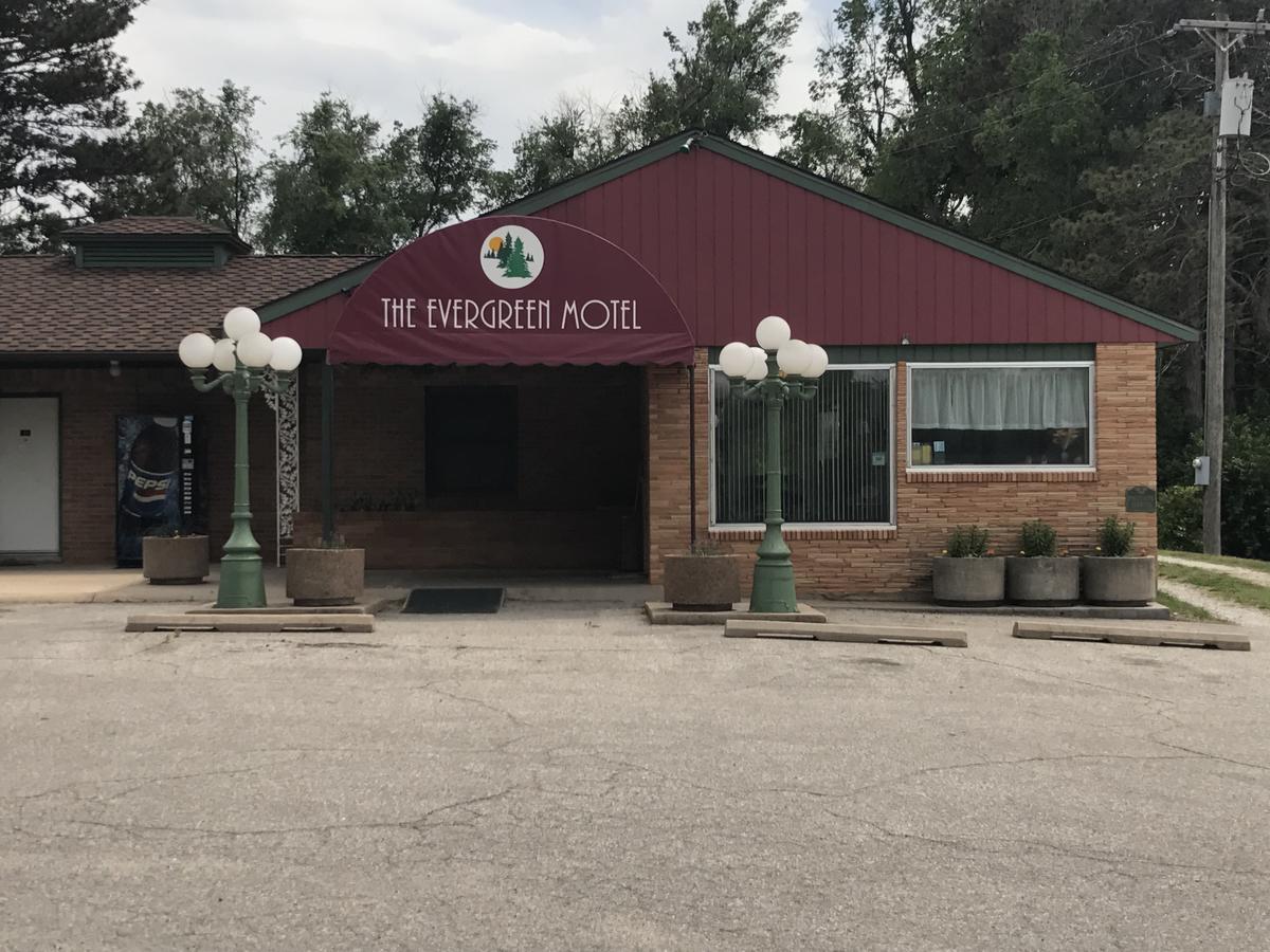 Pratt Evergreen Inn- Motel And Rv Park المظهر الخارجي الصورة