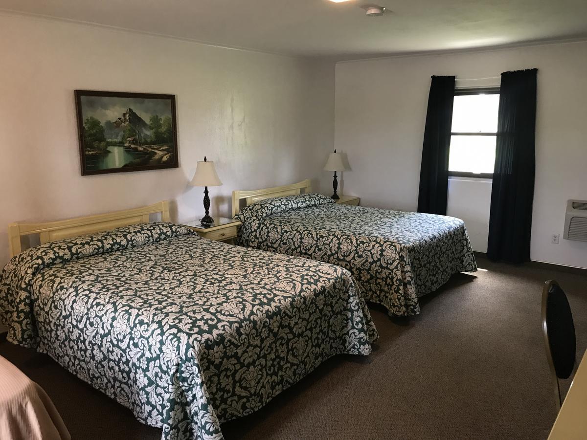 Pratt Evergreen Inn- Motel And Rv Park المظهر الخارجي الصورة